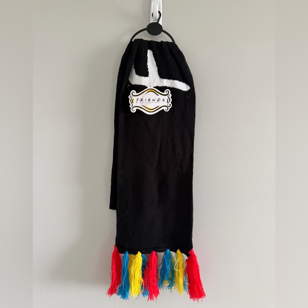 Friends Scarf - Picture 2 of 2